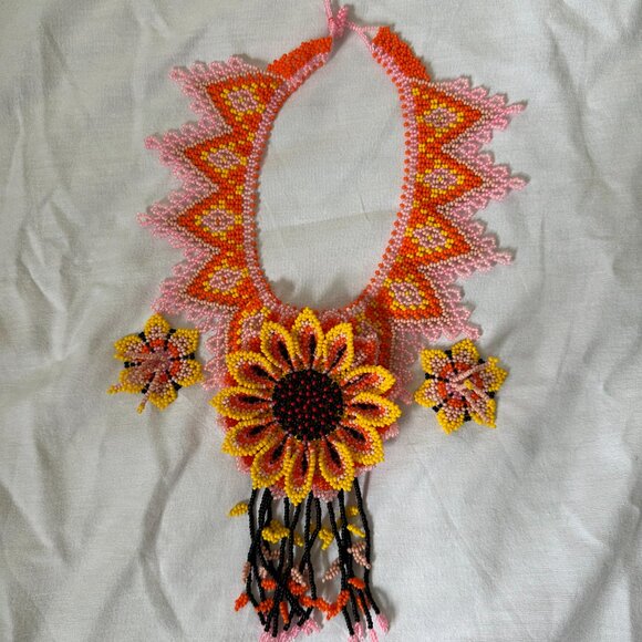 Mexican Handmade Seed bead Necklace Flower Unique Gift Display - Picture 2 of 3